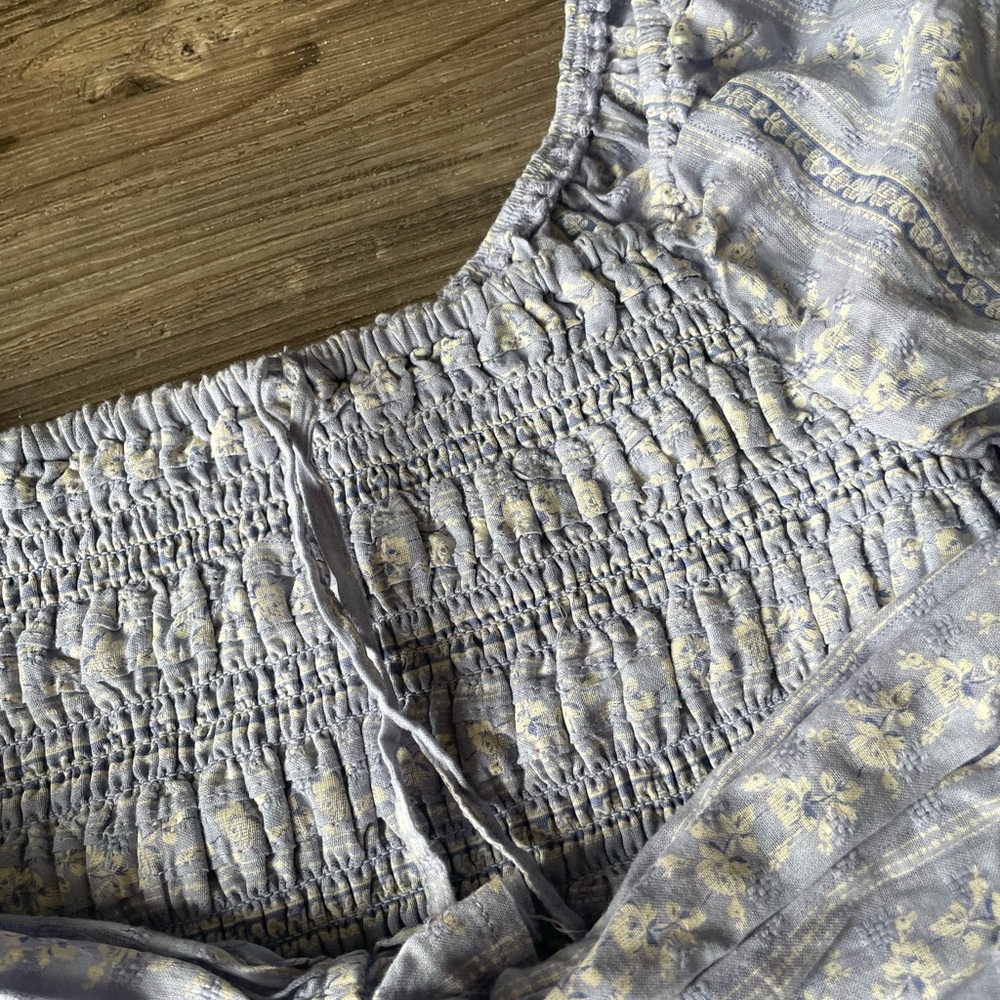American Eagle Outfitters Light Blue and White Crop Top